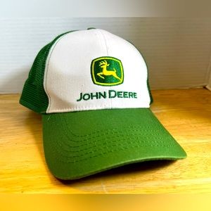 John Deere Mesh Trucker Snapback Hat Cap Farm Tractor Green White.